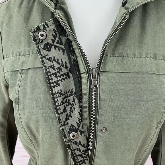 Levi's Army Green Quilted Aztec Elbow Patch Fishtail Hooded Parka Utility Coat - Picture 3 of 13